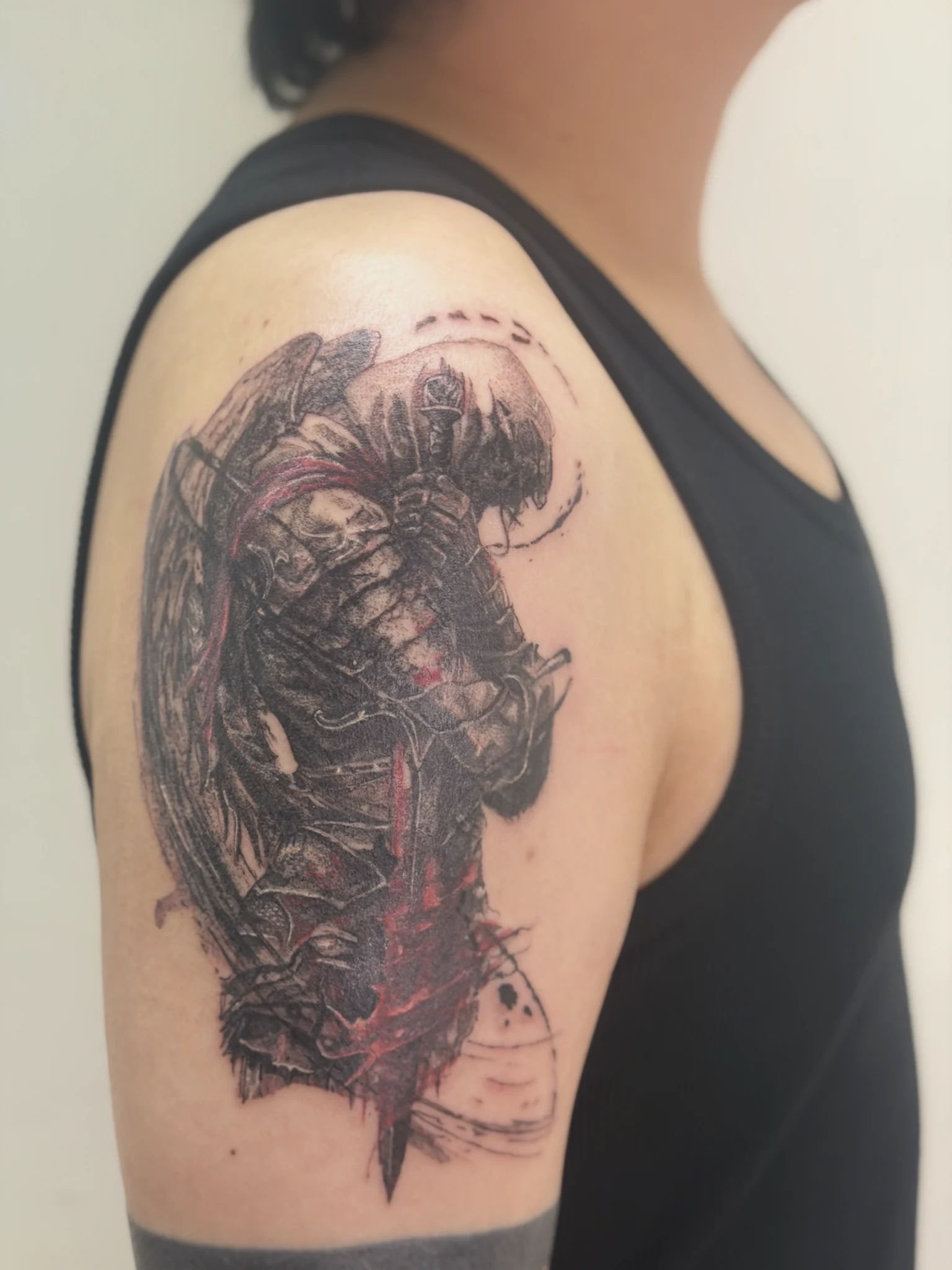 HIM 肩臂紅黑戰士紋身作品